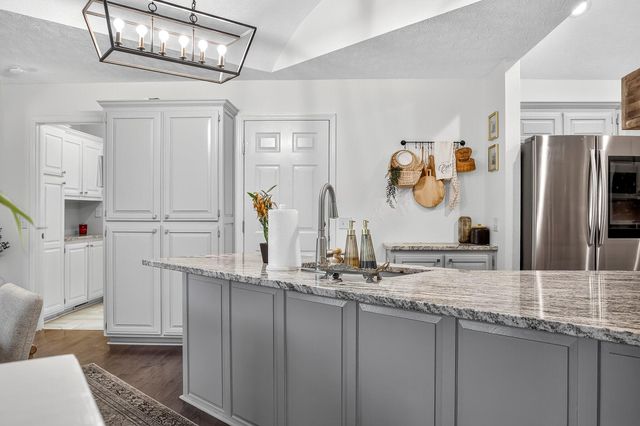 134 Moonlight Valley Drive, Ash Grove, MO 65604