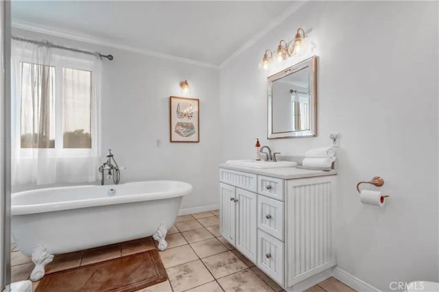 179 Pomona, Long Beach, CA 90803