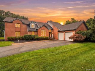 4700 Botany Glen, Commerce Charter Township, MI 48382