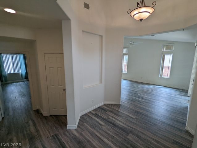 8148 Slate Falls Street, North Las Vegas, NV 89085