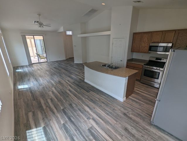 8148 Slate Falls Street, North Las Vegas, NV 89085
