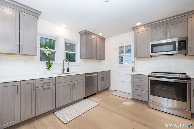 88 Grannis Street, East Haven, CT 06512