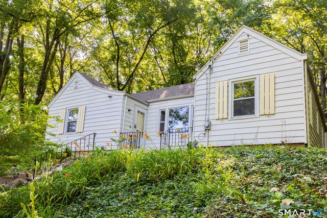 88 Grannis Street, East Haven, CT 06512