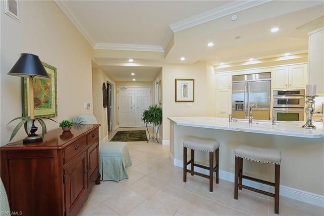 60 Seagate DR 402, Naples, FL 34103