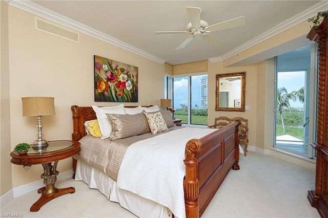 60 Seagate DR 402, Naples, FL 34103