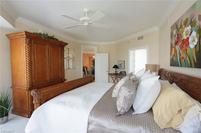 60 Seagate DR 402, Naples, FL 34103
