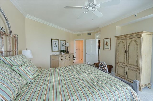 60 Seagate DR 402, Naples, FL 34103