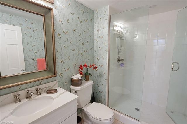 60 Seagate DR 402, Naples, FL 34103