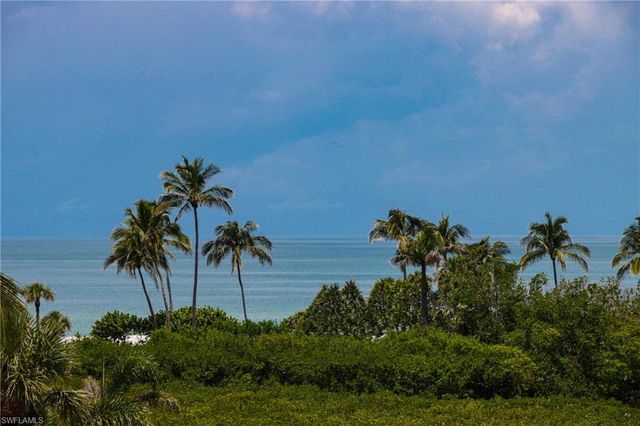 60 Seagate DR 402, Naples, FL 34103