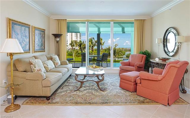 60 Seagate DR 402, Naples, FL 34103