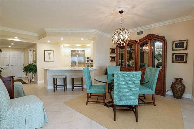 60 Seagate DR 402, Naples, FL 34103
