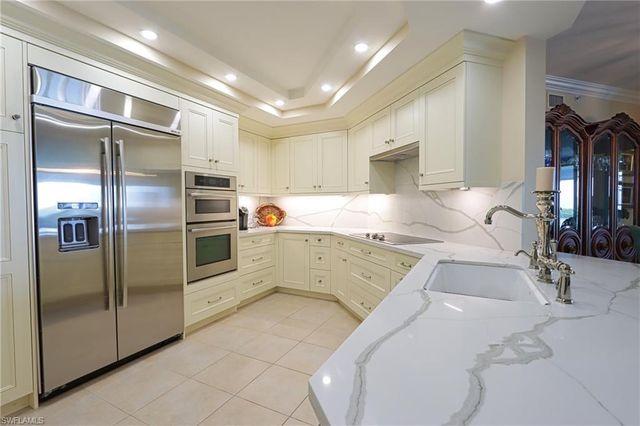 60 Seagate DR 402, Naples, FL 34103