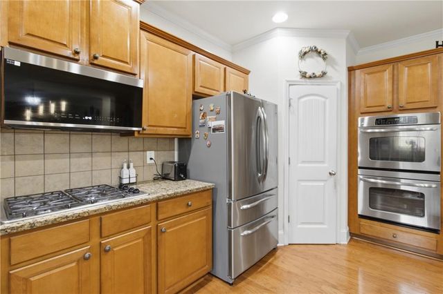 31 VILLAGE GREEN Court SW, Lilburn, GA 30047