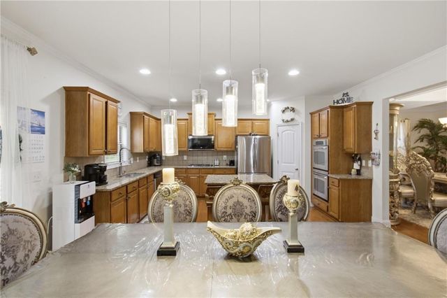 31 VILLAGE GREEN Court SW, Lilburn, GA 30047