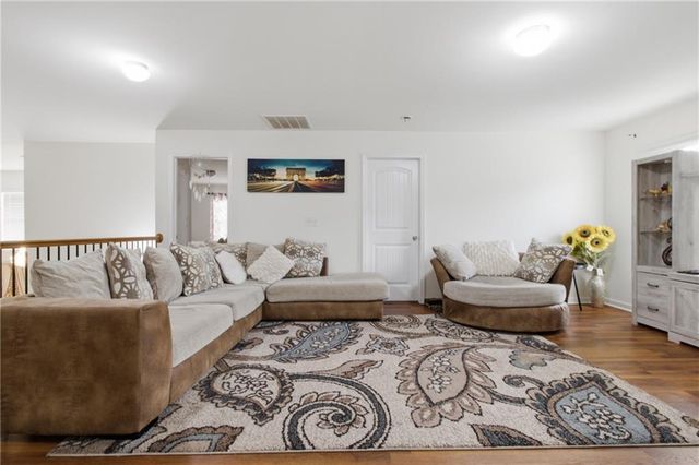 31 VILLAGE GREEN Court SW, Lilburn, GA 30047