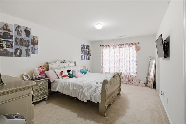 31 VILLAGE GREEN Court SW, Lilburn, GA 30047