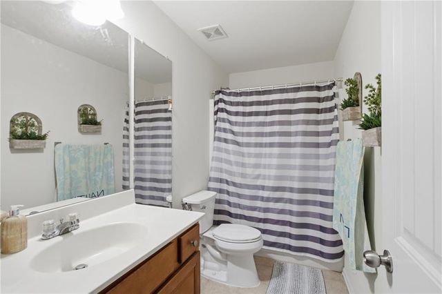 31 VILLAGE GREEN Court SW, Lilburn, GA 30047