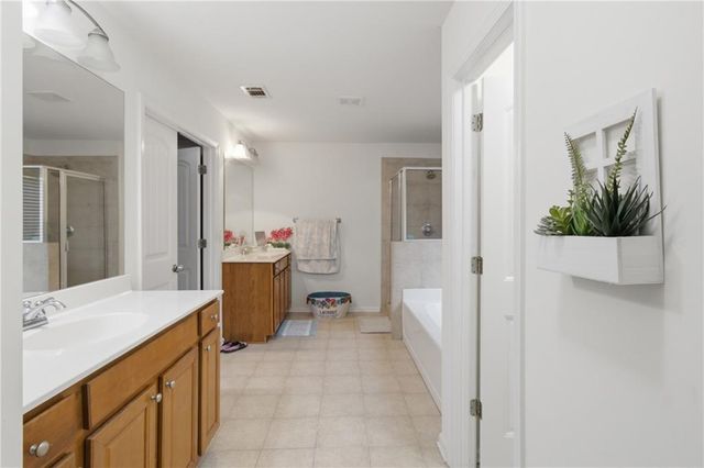 31 VILLAGE GREEN Court SW, Lilburn, GA 30047