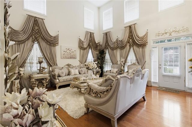 31 VILLAGE GREEN Court SW, Lilburn, GA 30047