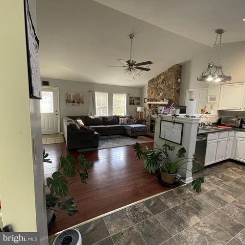 109 FAIRFAX LN, Locust Grove, VA 22508