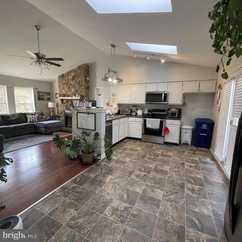 109 FAIRFAX LN, Locust Grove, VA 22508