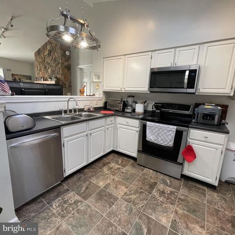 109 FAIRFAX LN, Locust Grove, VA 22508