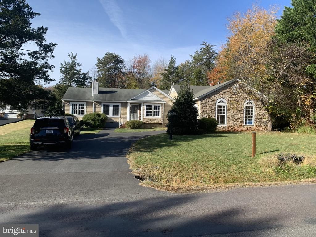 109 FAIRFAX LN, Locust Grove, VA 22508
