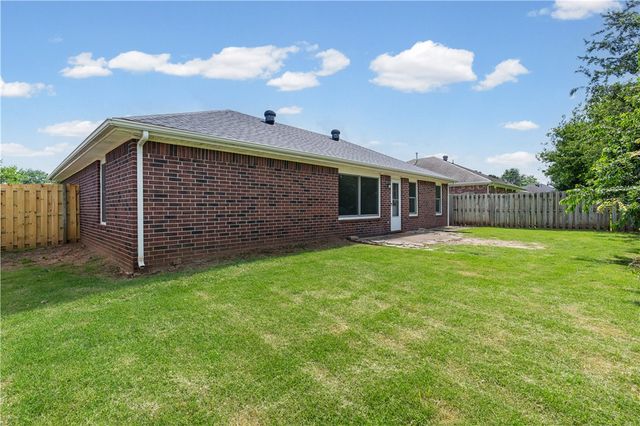 3906 SW Carriageway Avenue, Bentonville, AR 72712