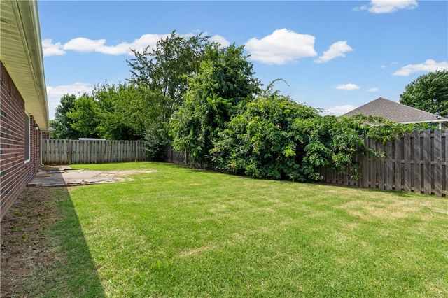 3906 SW Carriageway Avenue, Bentonville, AR 72712