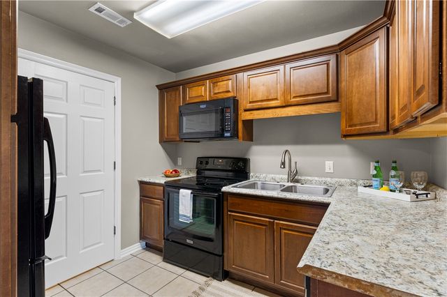 3906 SW Carriageway Avenue, Bentonville, AR 72712