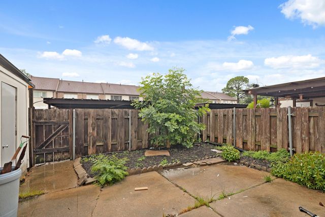 2212 Shadowdale Drive 358, Houston, TX 77043