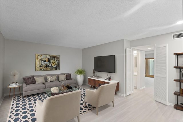 2212 Shadowdale Drive 358, Houston, TX 77043