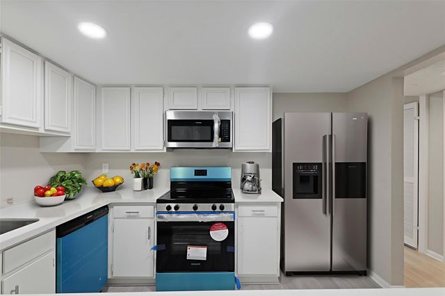 2212 Shadowdale Drive 358, Houston, TX 77043
