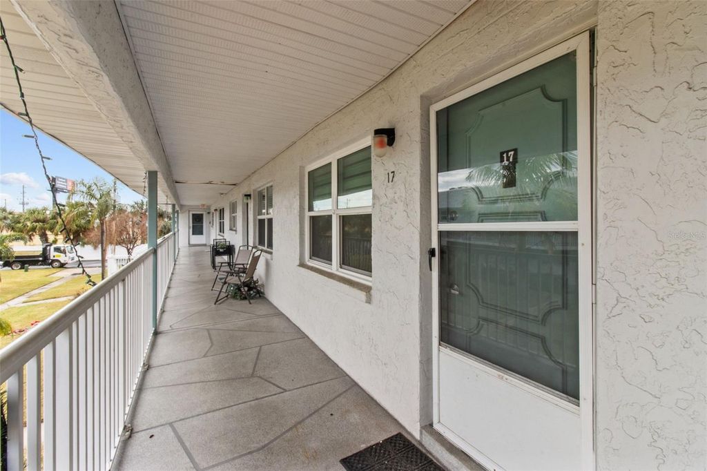 5257 81ST LANE N 17, St Petersburg, FL 33709