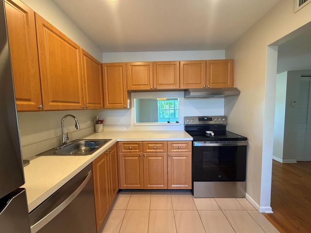 2800 Fiore Way 201, Delray Beach, FL 33445