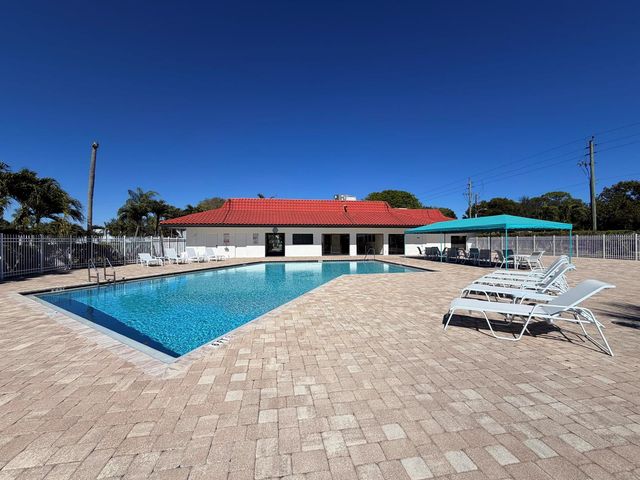2800 Fiore Way 201, Delray Beach, FL 33445