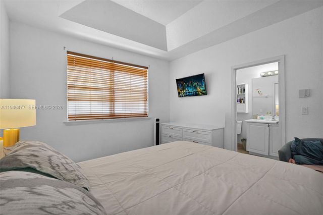 5420 NW 107 Avenue 302, Doral, FL 33178