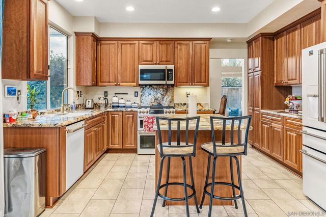 4745 Marblehead Bay Dr, Oceanside, CA 92057