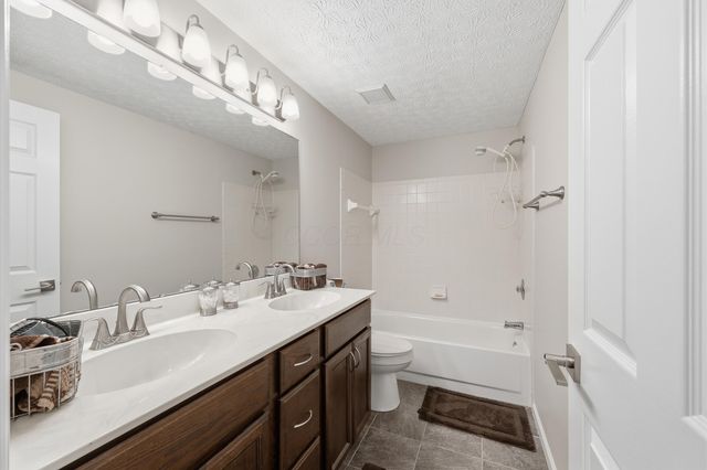 573 Courtland Lane, Pickerington, OH 43147