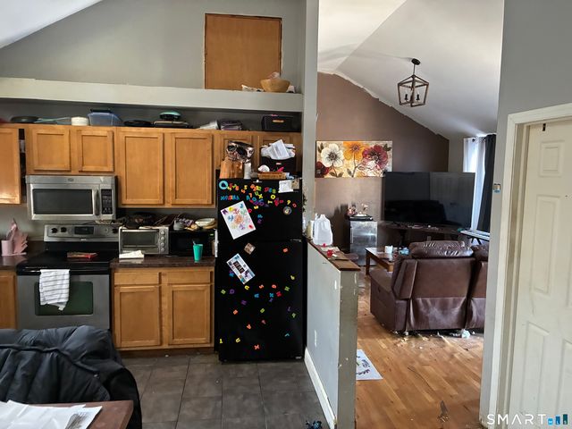 24 Macarthur Court, Bristol, CT 06010