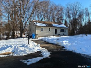 24 Macarthur Court, Bristol, CT 06010