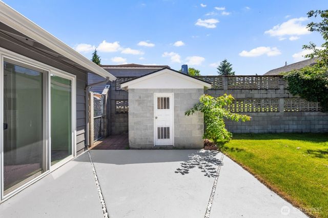 1115 N 30th Street, Renton, WA 98056