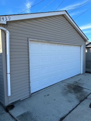 1439 S Central Avenue, Cicero, IL 60804