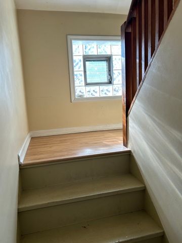 1439 S Central Avenue, Cicero, IL 60804