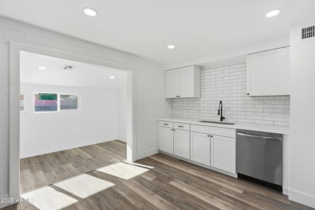 11333 W DULUTH Avenue, Youngtown, AZ 85363