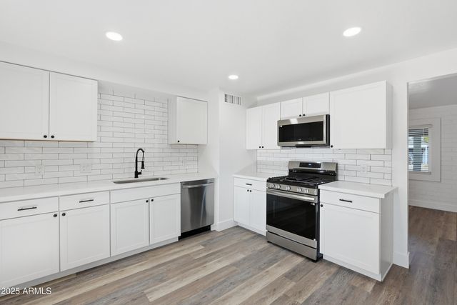 11333 W DULUTH Avenue, Youngtown, AZ 85363