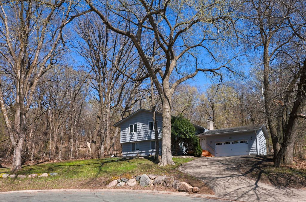 1204 Carlson Lake Lane, Eagan, MN 55123