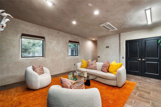 317 Cordova Lane, Santa Fe, NM 87505