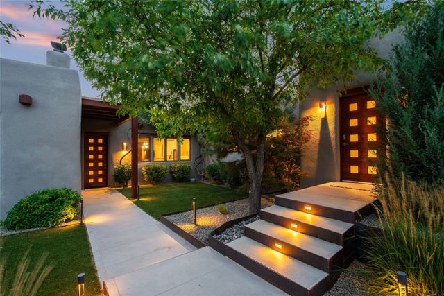 317 Cordova Lane, Santa Fe, NM 87505
