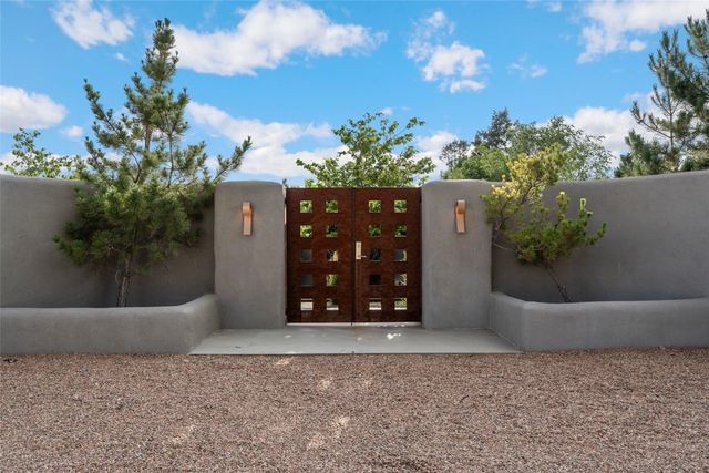 317 Cordova Lane, Santa Fe, NM 87505